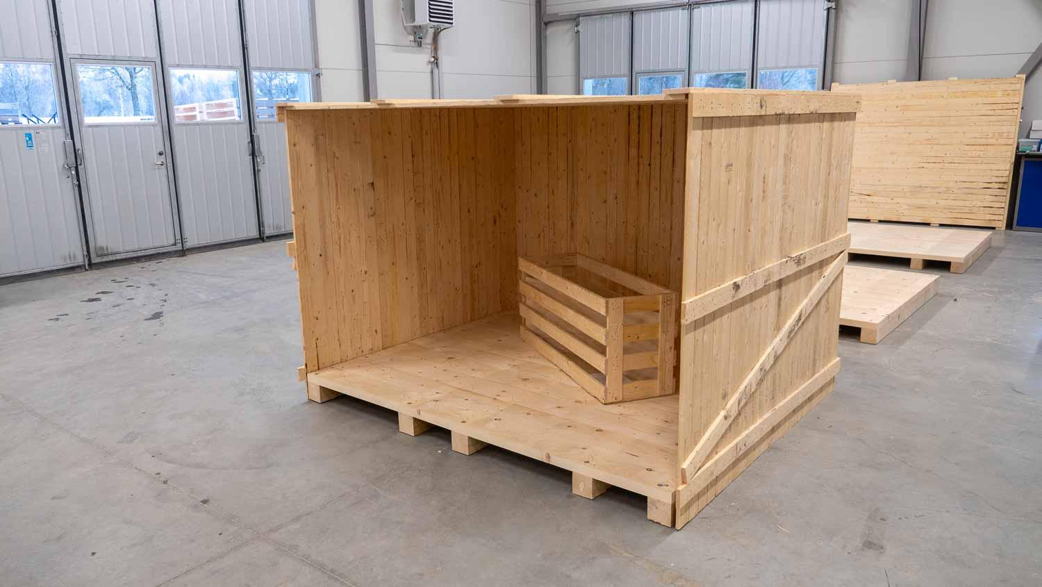 ISPM 15-certifierade trälådor för global export från Ljungby.